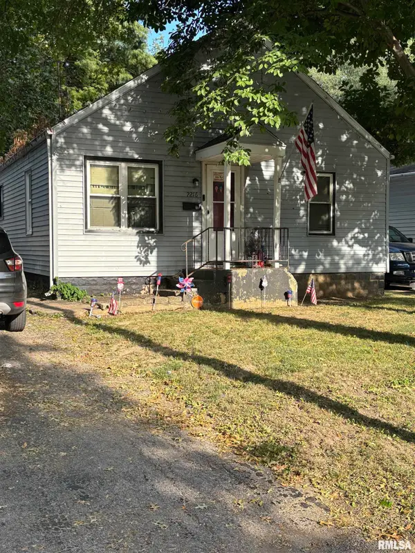 2216 S 13th Street, Springfield, IL 62703