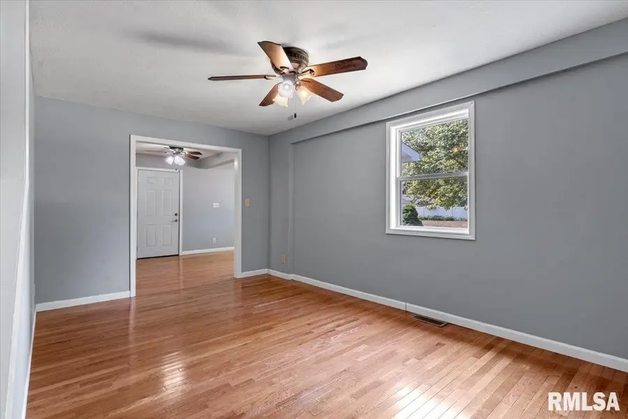 530 S Grand Avenue, Chatham, IL 62629 - Image #3