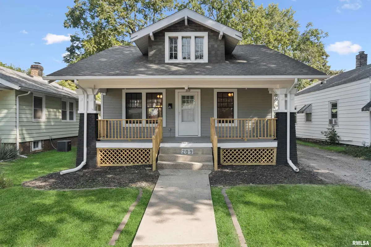 209 E Spruce Street, Springfield, IL 62704 - #1