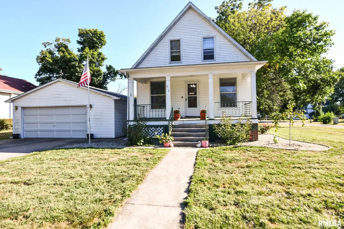 210 W 4th Street, Morrisonville, IL 62546 - Image #1