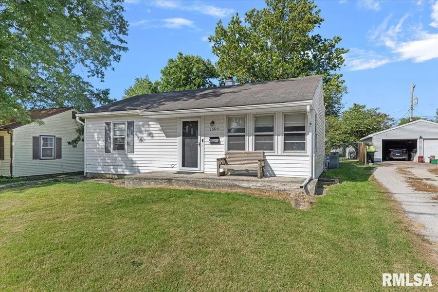 1509 Hardin Avenue, Jacksonville, IL 62650 - Image #2