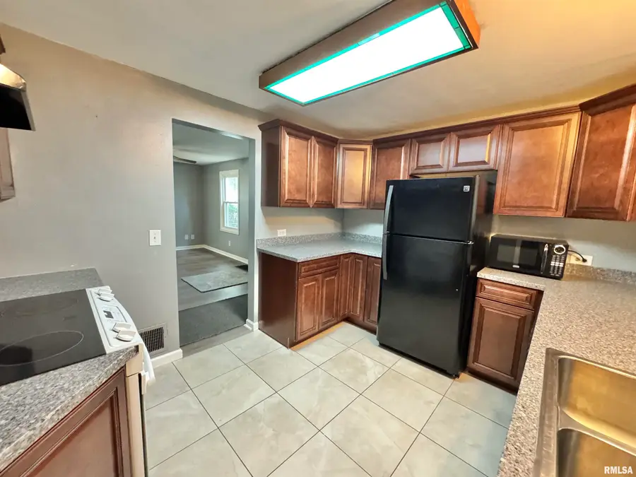 1937 Pickett Street, Springfield, IL 62703 - Image #2