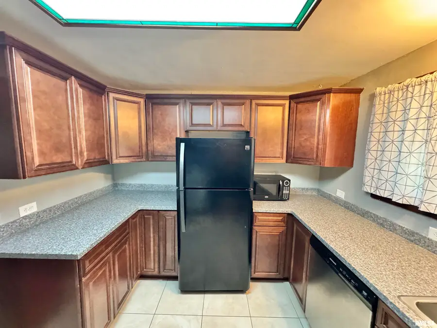 1937 Pickett Street, Springfield, IL 62703 - Image #3