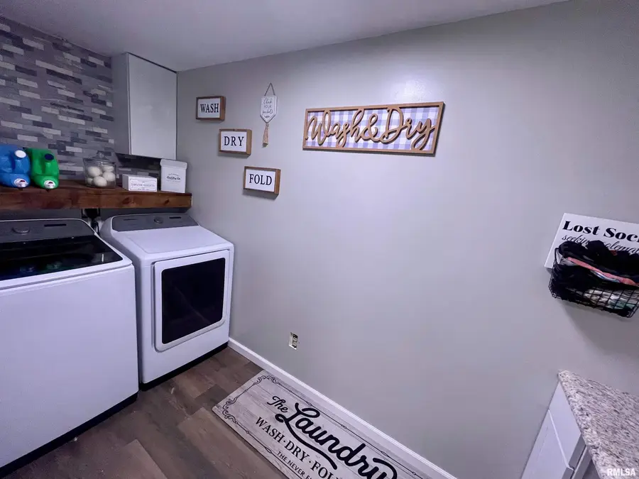 1955 E 2700 N Road, Blue Mound, IL 62513 - Image #3