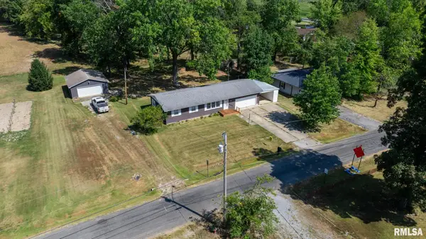 104 Hickory Grove Lane, Salem, IL 62881