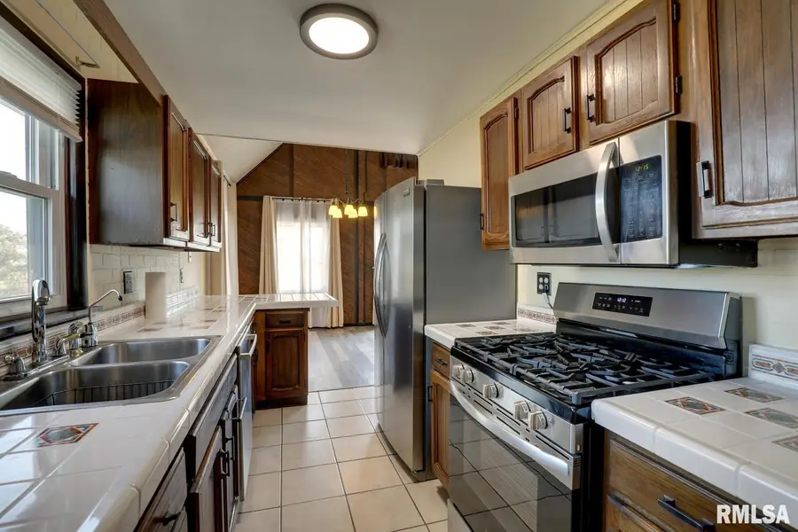 1295 W Lakeshore Drive, Fowler, IL 62338 - Image #3