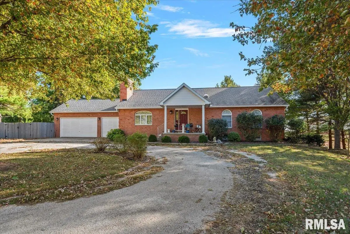 800 S Walnut Street, Rochester, IL 62563 - #1