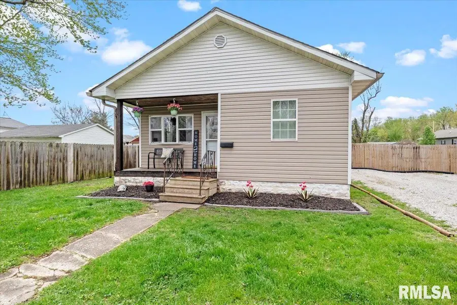 506 W Walnut Street, Gillespie, IL 62033 - #3