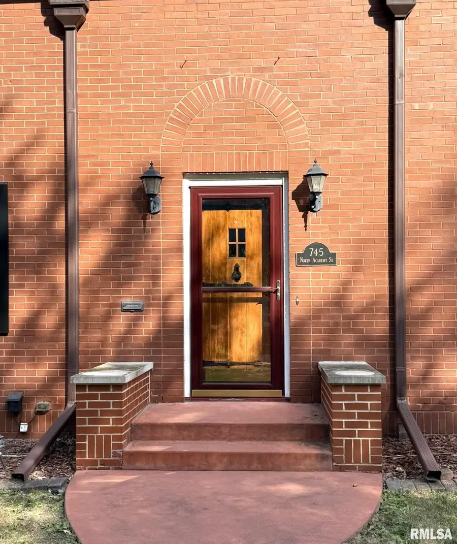 745 N Academy Street, Galesburg, IL 61401 - Image #3