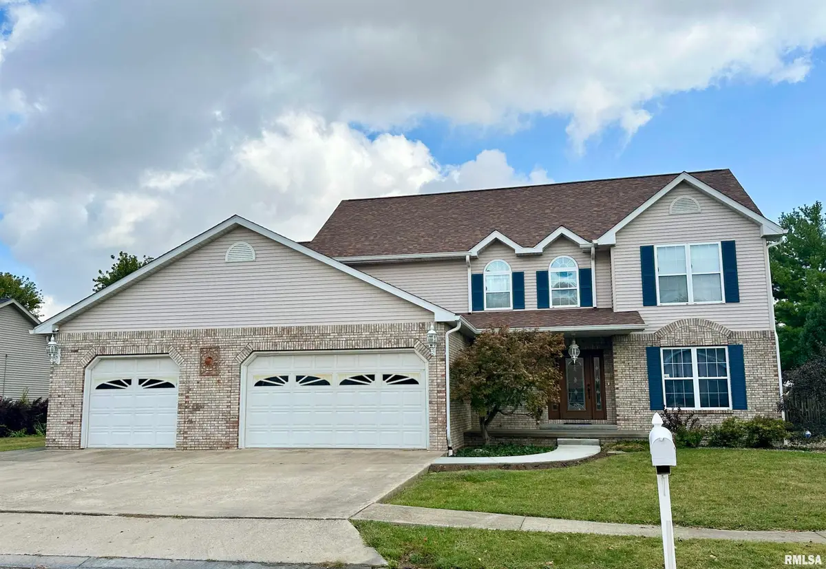 2306 Magnolia Drive, Jacksonville, IL 62650 - Image #1