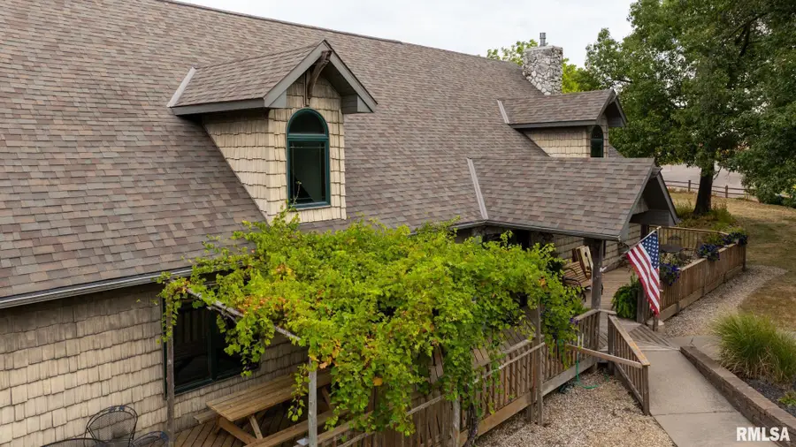 2211 E 640th Place, Ursa, IL 62376 - Image #3