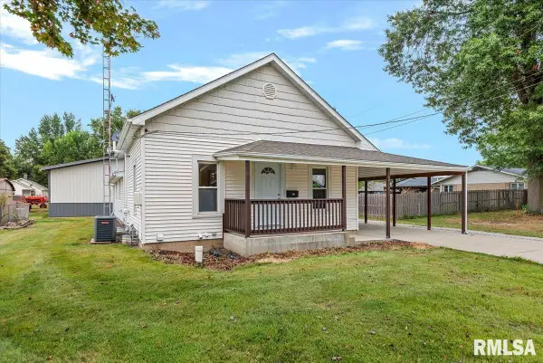 158 E Monroe Street, Auburn, IL 62615