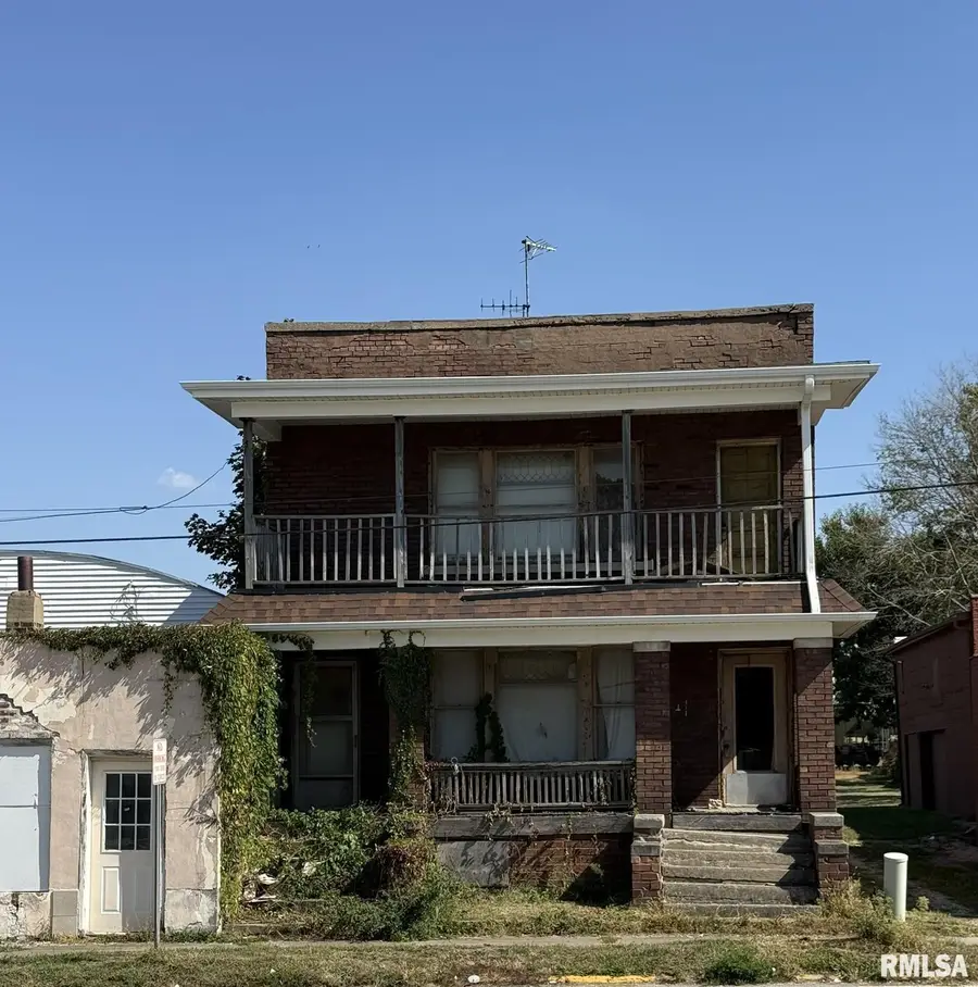 39 S Chambers Street, Galesburg, IL 61401 - Image #2