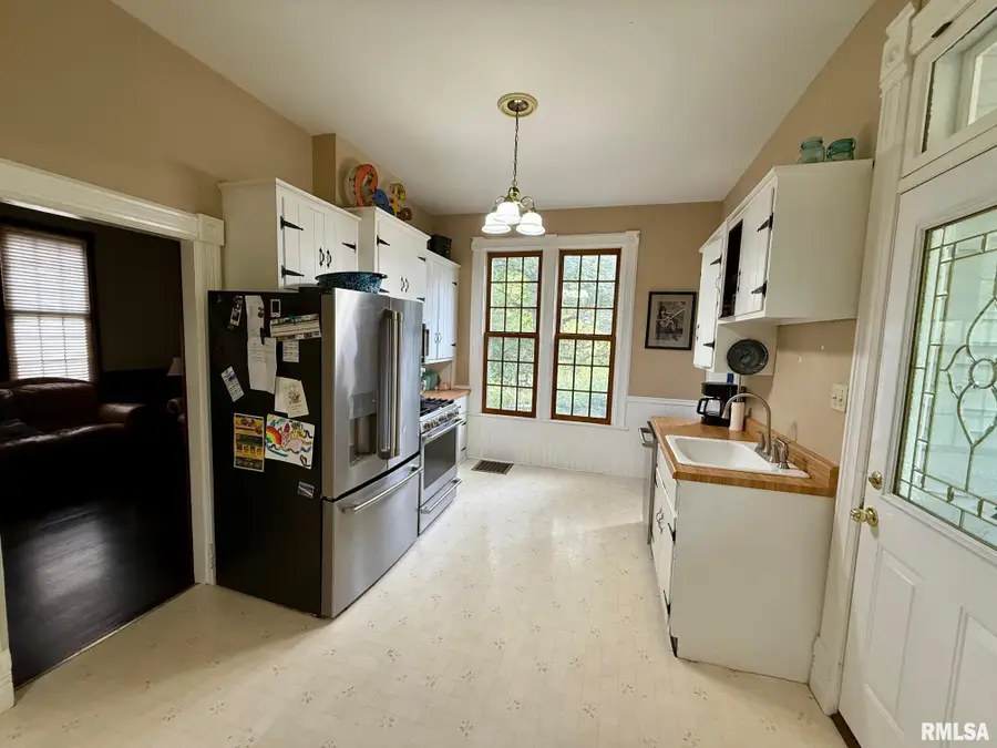 215 N 9th Street, Petersburg, IL 62675 - Image #3