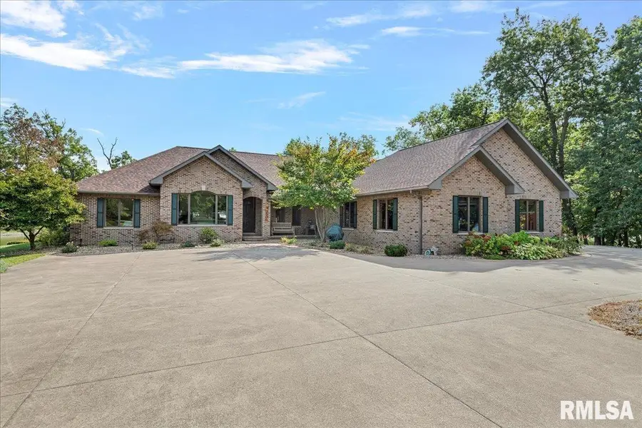 3508 Roosevelt Road, Taylorville, IL 62568 - Image #2