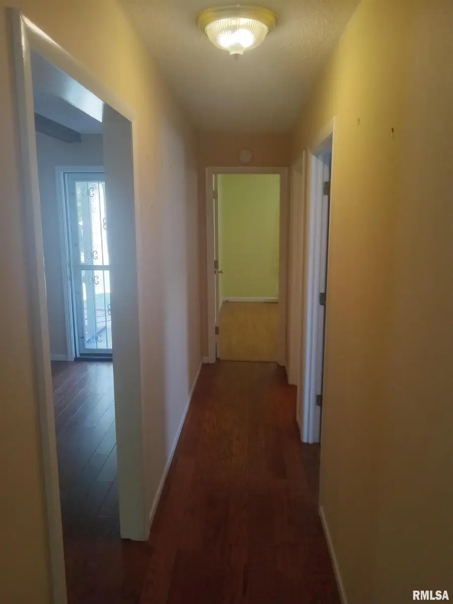 33 Windrush Drive, Jacksonville, IL 62650 - Image #3