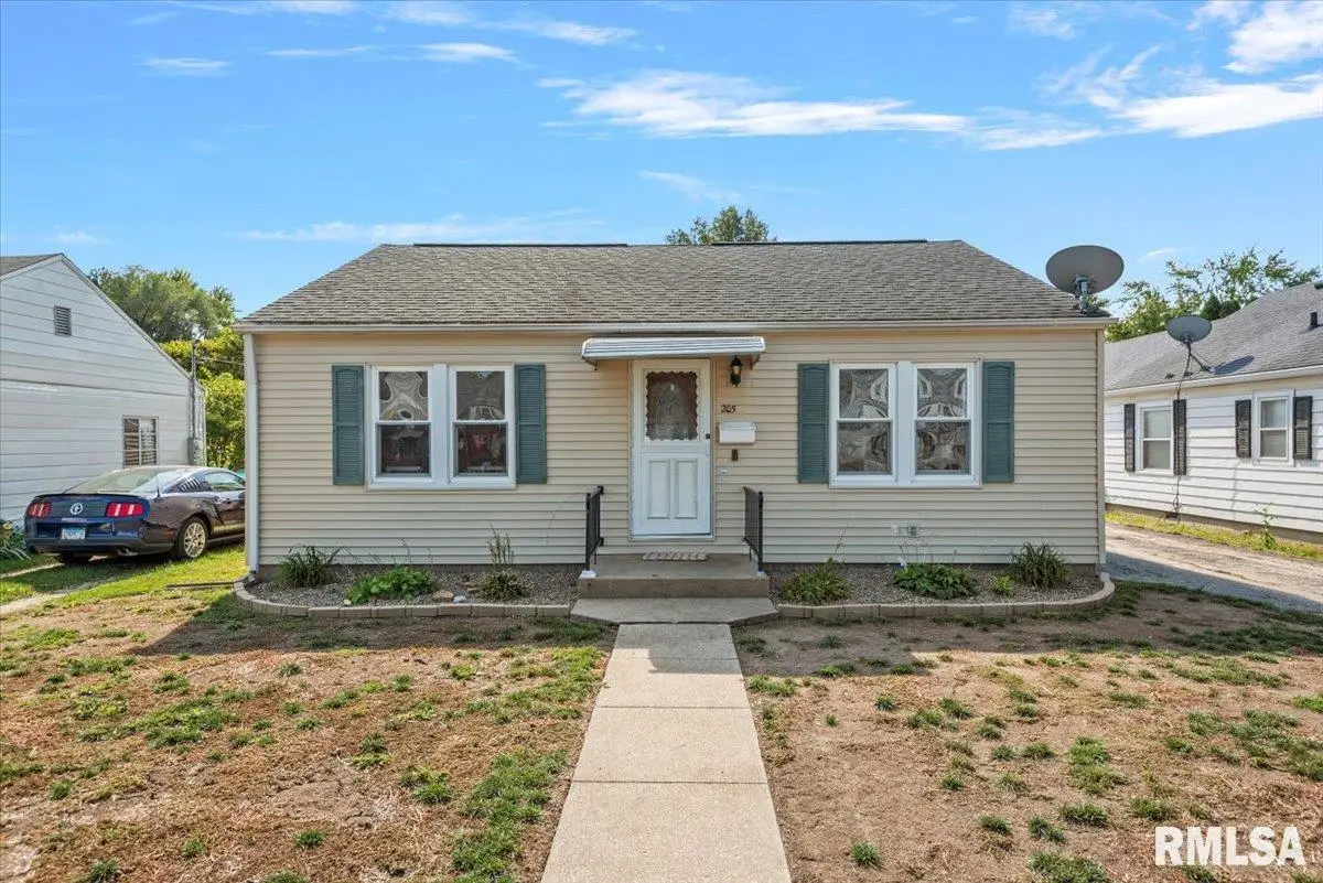 205 E Pennsylvania Avenue, Jacksonville, IL 62650 - Image #1