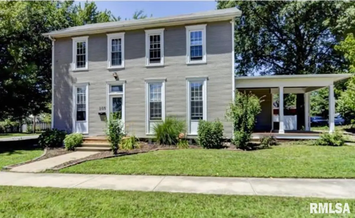 205 E Poplar Street, Taylorville, IL 62568 - Image #1