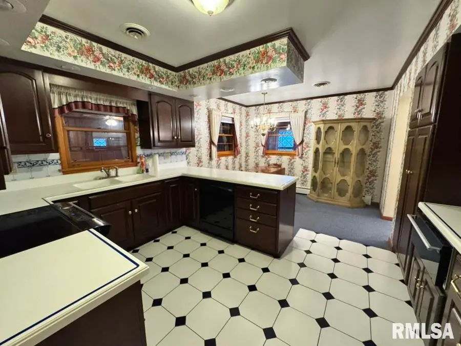 512 Sunset Court, Rushville, IL 62681 - Image #3