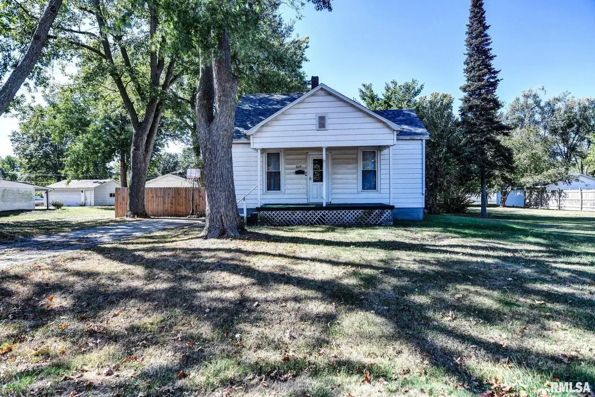625 N Silver Street, Taylorville, IL 62568 - #1