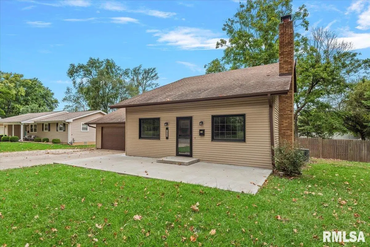 1924 Cedar Street, Jacksonville, IL 62650 - Image #1