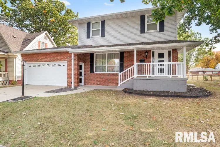 114 S Blair Street, Virden, IL 62690 - Image #2