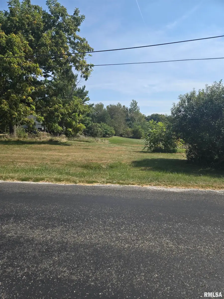 1038 N Koke Mill Road, Springfield, IL 62711 - Image #2