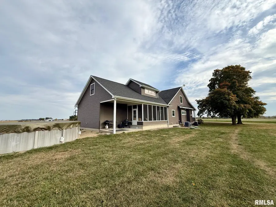 9995 Salisbury Road, Pleasant Plains, IL 62677 - Image #2