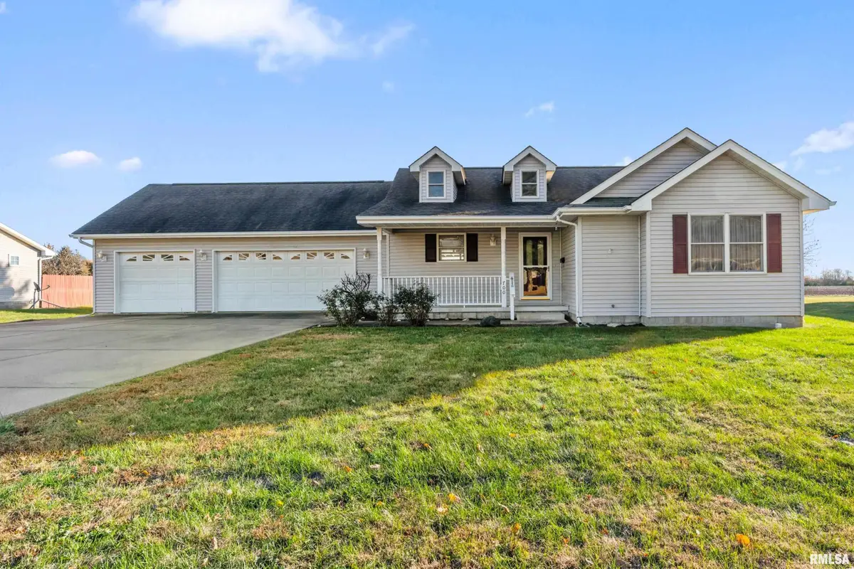 700 W Dean Street, Virden, IL 62690 - Image #1