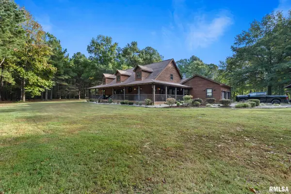13602 Greenbriar Road, Carterville, IL 62918