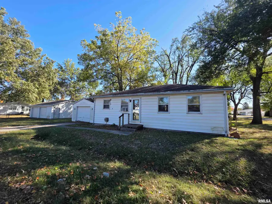 1246 N Lawrence Avenue, Taylorville, IL 62568 - Image #2