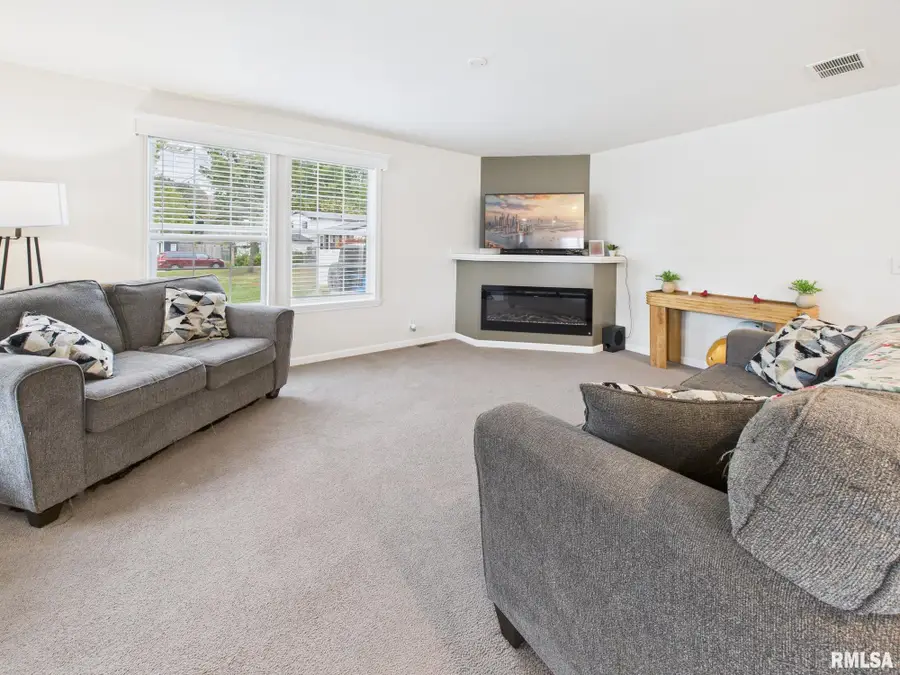 1625 Ridgewood Court, Mount Zion, IL 62549 - Image #3