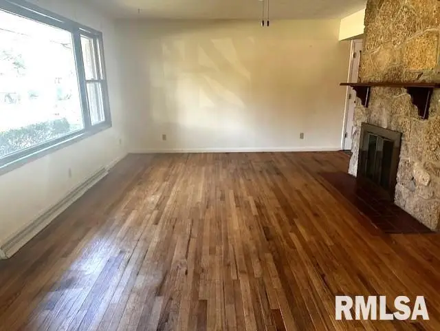 12 Newland Lane, Jacksonville, IL 62650 - Image #2