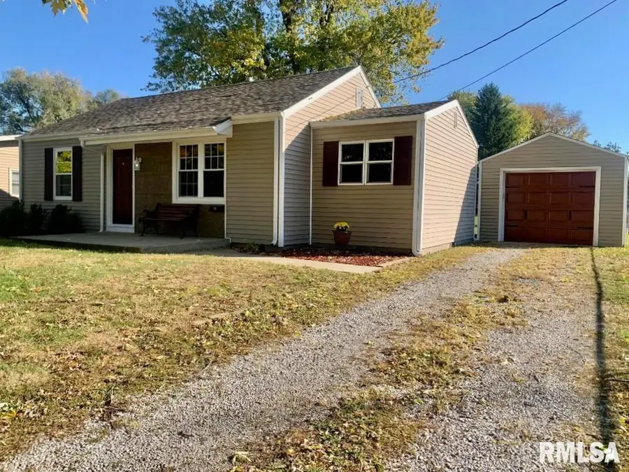 518 N 2nd Street, Girard, IL 62640 - Image #2