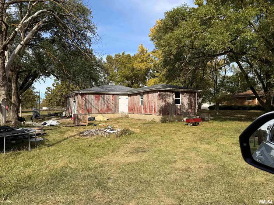 108 N Locust Street, Roberts, IL 60962 - Image #2