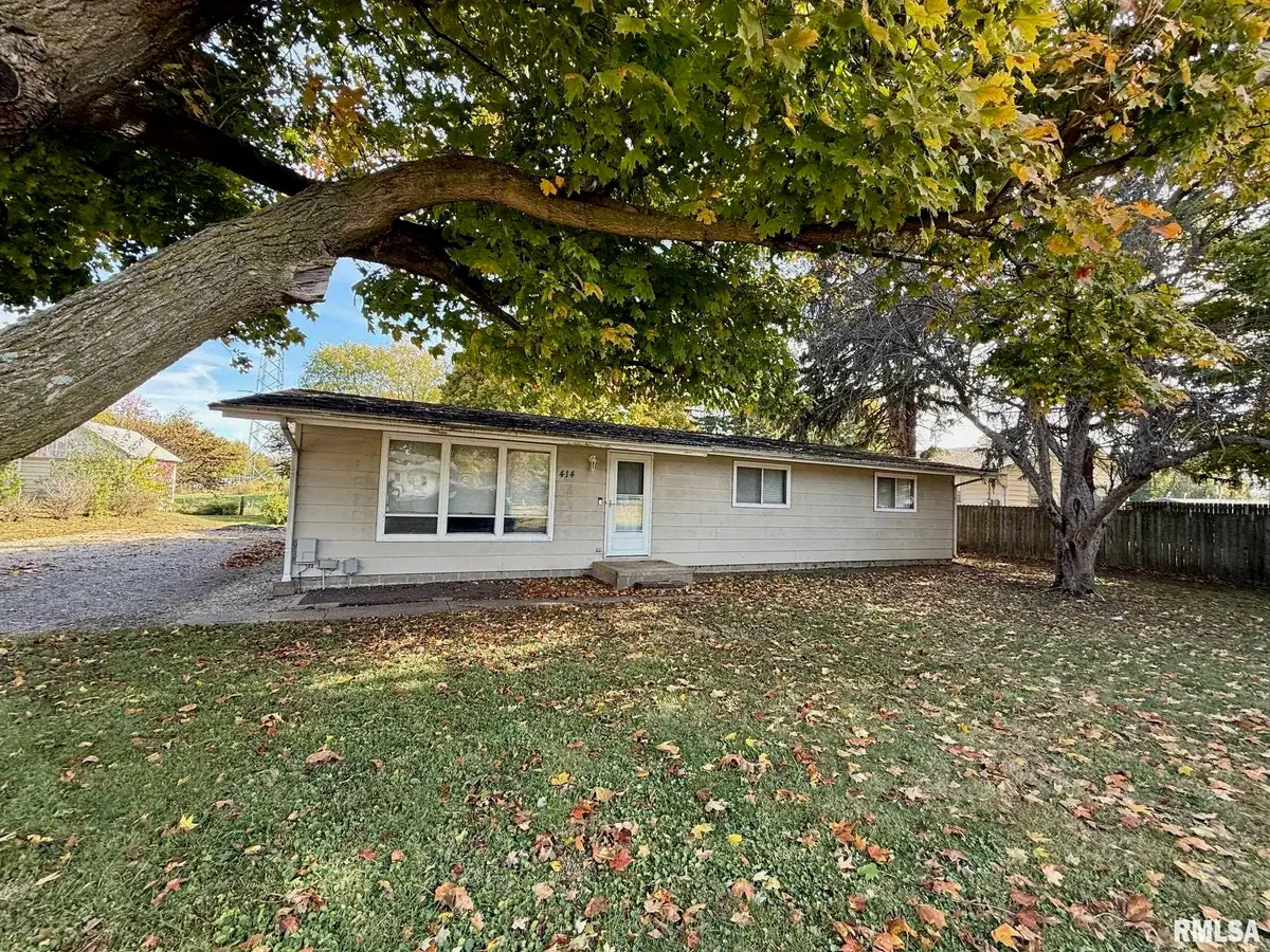 414 E Clay Street, Pleasant Plains, IL 62677 - #1