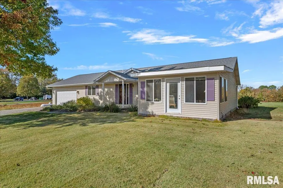 11951 Mechanicsburg Blacktop, Mechanicsburg Township, IL 62545 - Image #2