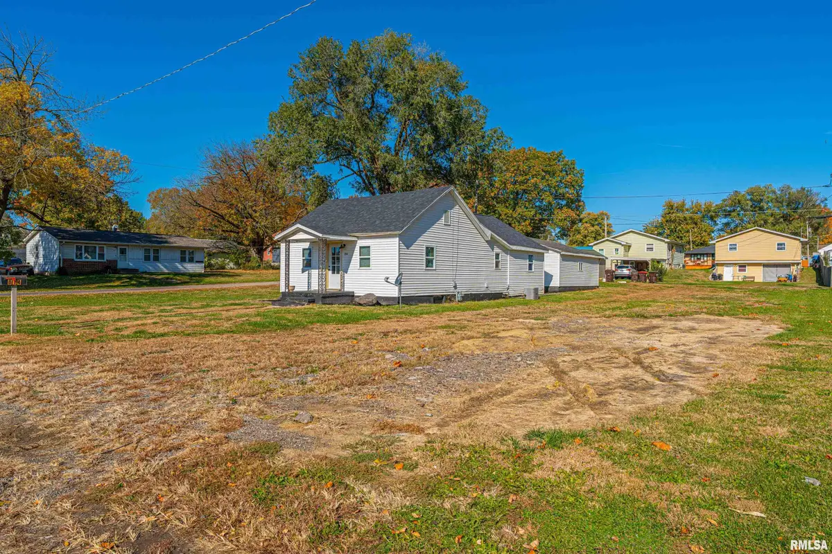 814 1st Street, Lincoln, IL 62656 - Image #1