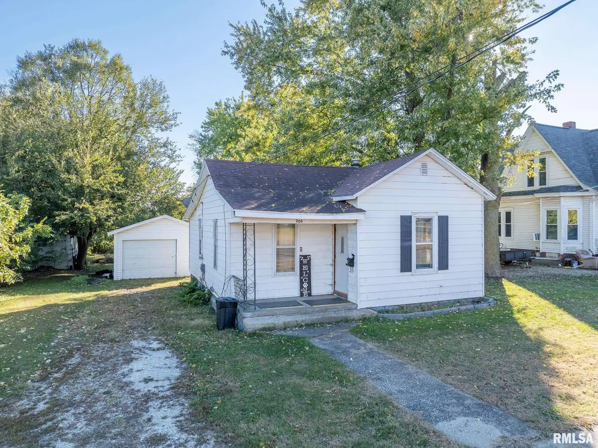 206 W Lower Street, Abingdon, IL 61410 - #1