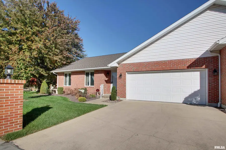 305 Shannon Drive, Quincy, IL 62301 - Image #2