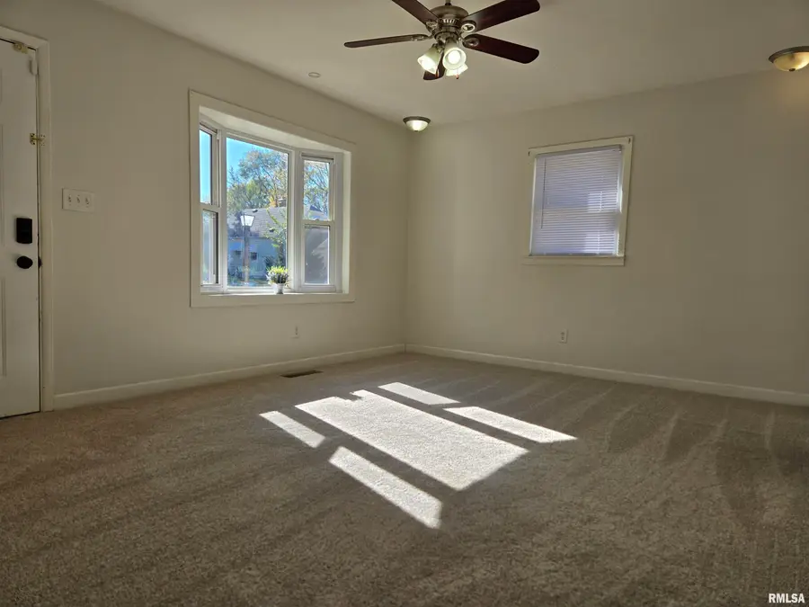 635 W Herndon Street, Springfield, IL 62702 - Image #2