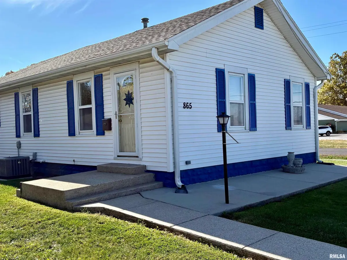 865 Superior Avenue, Jacksonville, IL 62650 - Image #1