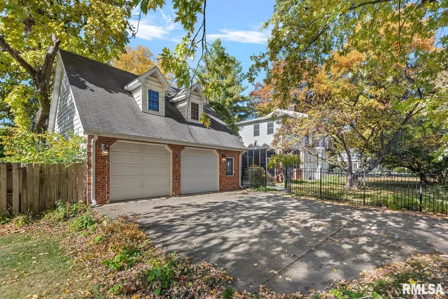 839 Grove Street, Jacksonville, IL 62650 - Image #2