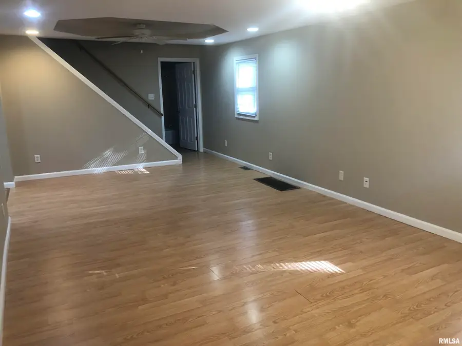 802 N Indiana Avenue, Springfield, IL 62702 - Image #2