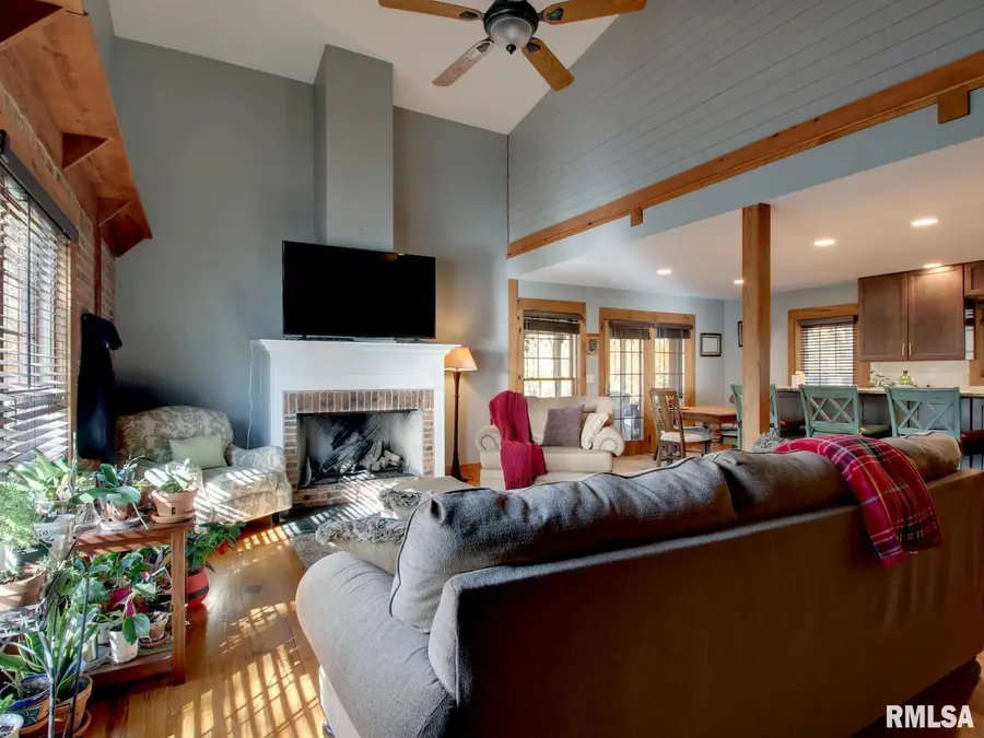 911 Ridgewood Drive, Quincy, IL 62301 - Image #3