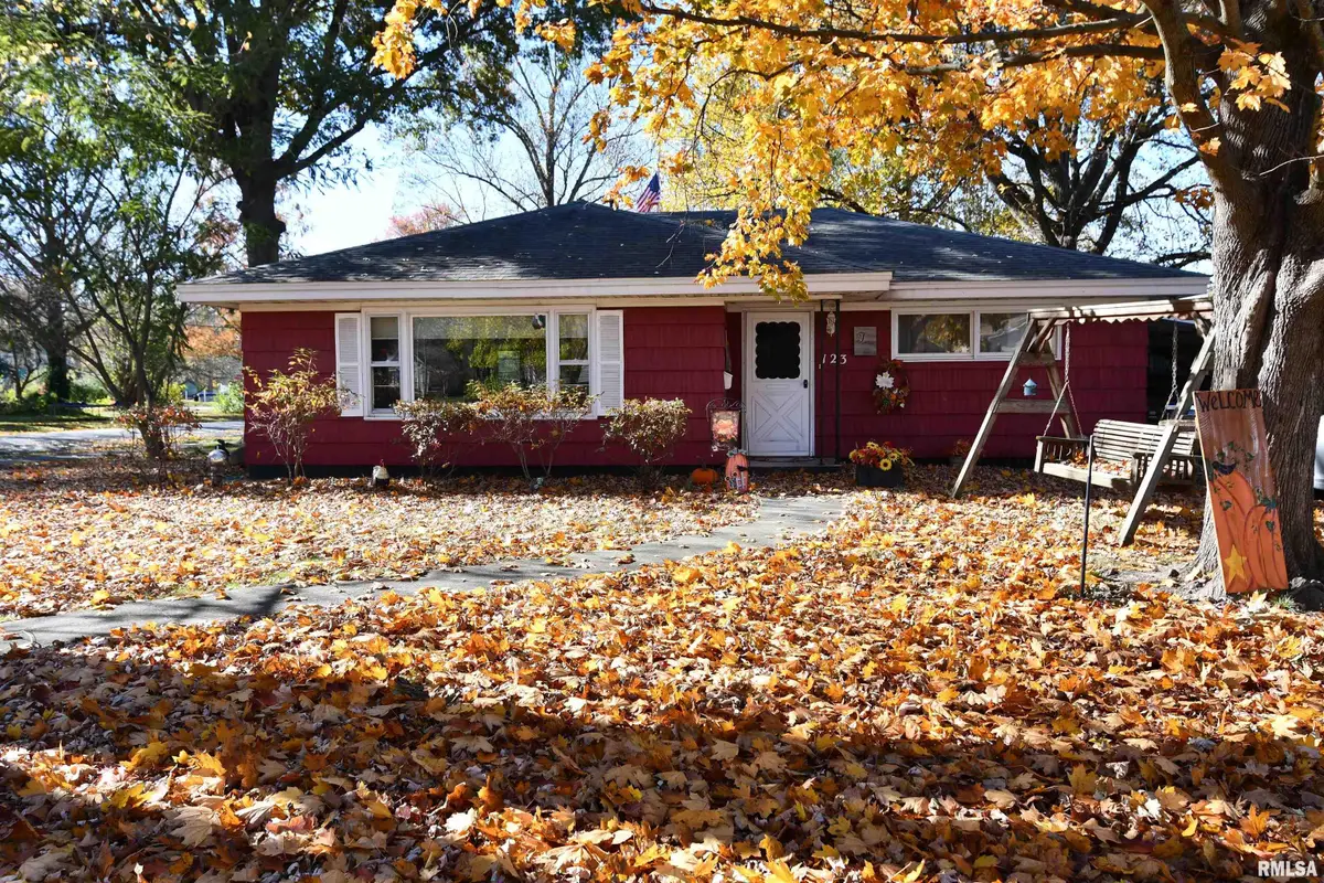 123 S 6th Street, Girard, IL 62640 - Image #1