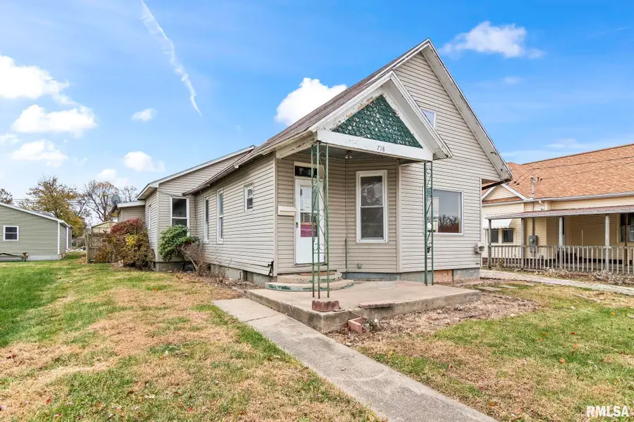 718 W England Street, Taylorville Township, IL 62658 - Image #2