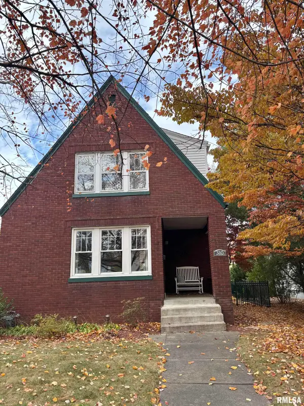 310 Woodland Place, Jacksonville, IL 62650