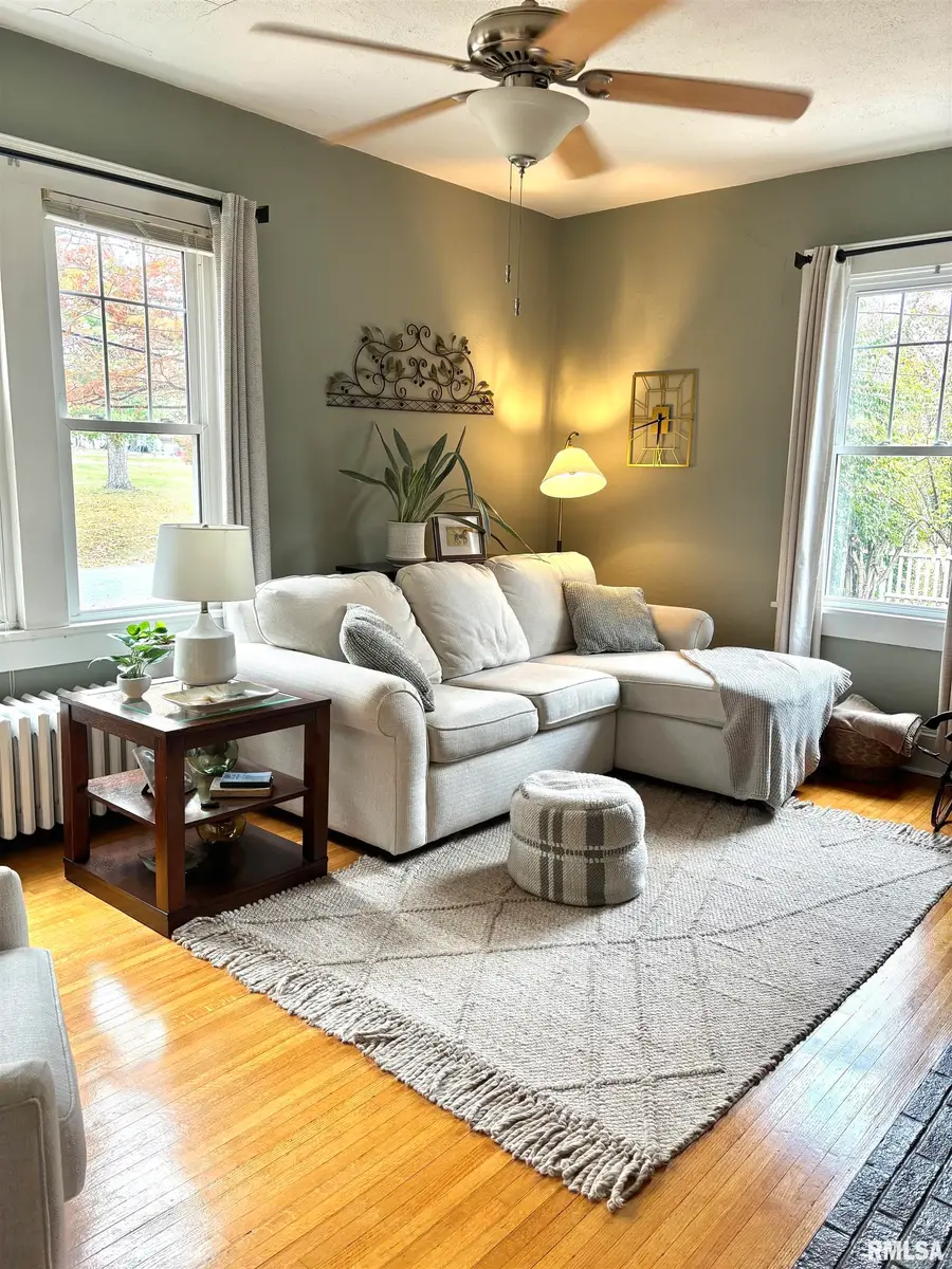 310 Woodland Place, Jacksonville, IL 62650 - Image #3