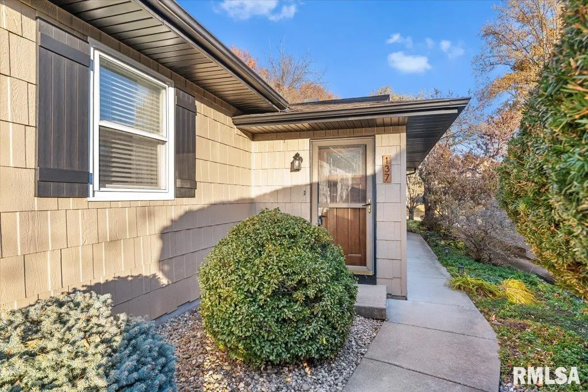 137 N Douglas Avenue, Springfield, IL 62702 - #1